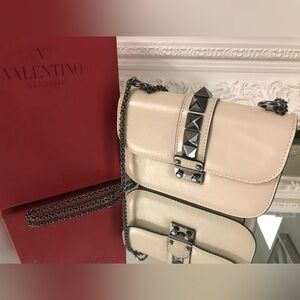 Authentic Valentino Garavani Glam Lock Small Studded Leather Shoulder Bag Cream